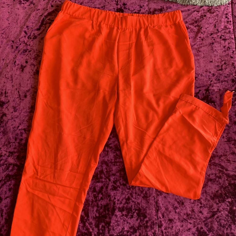 Red / Coral Capri Pants